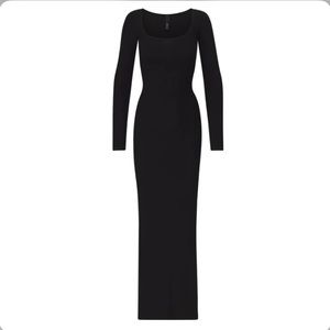 SKIMS SOFT LOUNGE DRESS LONG SLEEVE ONYX